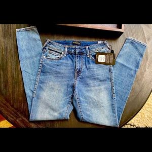 True Religion jeans Brand new W28 Curvy mid rise